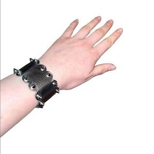 Spike bracelet
